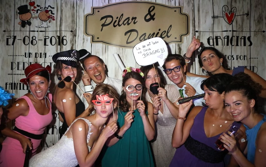 Alquiler de fotomatón profesional en Barcelona para bodas y eventos