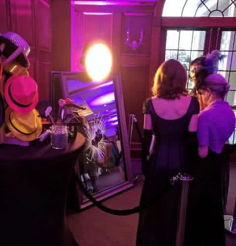 Alquiler de Espejo Mágico en Barcelona para bodas y eventos