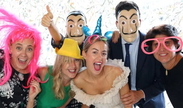 Alquiler de Fotomatón y Videomatón 360 en Andorra para bodas y eventos